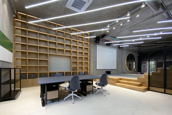 办公空间设计：木质带来温暖的空间，开放、透明、相互关联